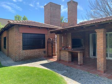 CASA  EN ALQUILER COUNTRY CLUB LOS LAGARTOS PILAR