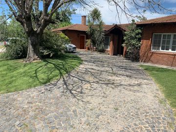 CASA  EN ALQUILER COUNTRY CLUB LOS LAGARTOS PILAR