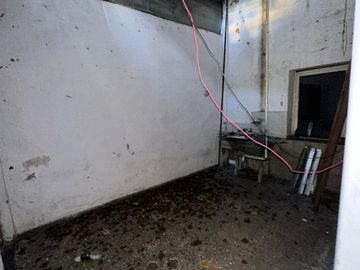 CASA EN VENTA TRES PLANTAS A RECICLAR PICHINCHA