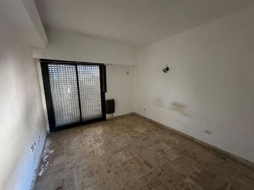 CASA EN VENTA TRES PLANTAS A RECICLAR PICHINCHA