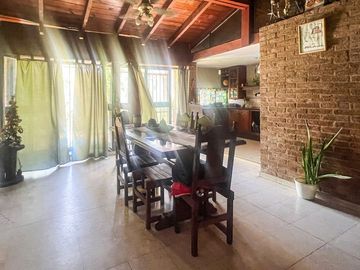 CASA EN VENTA 3 DORMITORIOS CON COCHERA LA FLORIDA