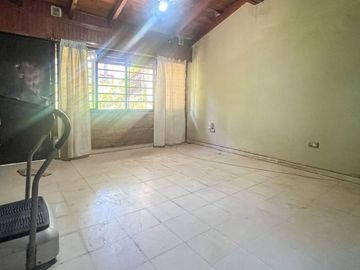 CASA EN VENTA 3 DORMITORIOS CON COCHERA LA FLORIDA