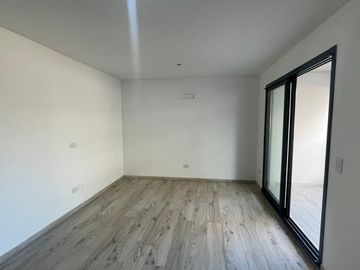 VENTA DPTO DOS AMBIENTES EN ITUZAINGO