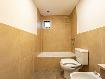 Venta departamento dos ambientes Tigre con cochera