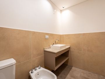 Venta departamento dos ambientes Tigre con cochera