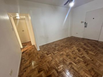 VENTA 2 AMBIENTES CON PATIO APTO PROFESIONAL
