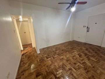 VENTA 2 AMBIENTES CON PATIO APTO PROFESIONAL