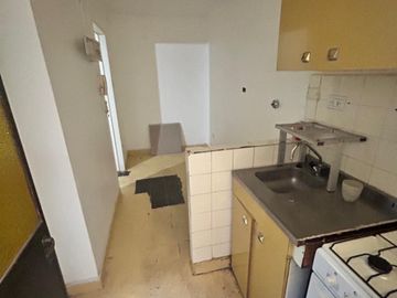 VENTA 2 AMBIENTES CON PATIO APTO PROFESIONAL