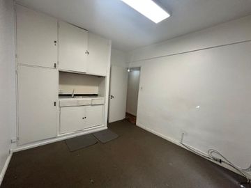 VENTA 2 AMBIENTES CON PATIO APTO PROFESIONAL