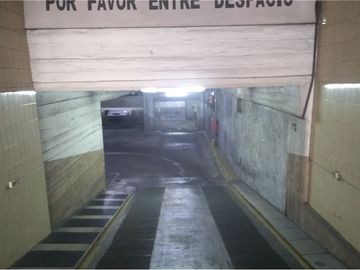 VENTA COCHERA FIJA BELGRANO EXCELENTE UBICACION