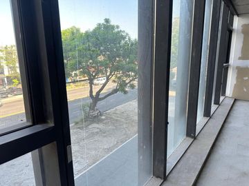 VENTA OLIVOS OFICINA 150MTRS A ESTRENAR 2 COCHERAS