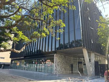 VENTA OLIVOS OFICINA 150MTRS A ESTRENAR 2 COCHERAS
