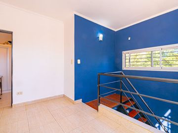 VENTA CASA 7 AMB RESTAURADA PILETA FONDO Y GARAGE