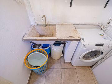 VENTA CASA 7 AMB RESTAURADA PILETA FONDO Y GARAGE