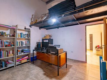 VENTA CASA 7 AMB RESTAURADA PILETA FONDO Y GARAGE