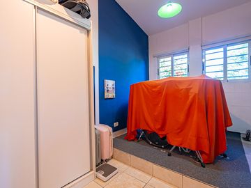 VENTA CASA 7 AMB RESTAURADA PILETA FONDO Y GARAGE