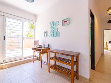 VENTA CASA 7 AMB RESTAURADA PILETA FONDO Y GARAGE
