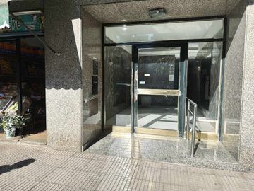 VENTA DEPTO 3 AMBIENTES AV INDEP SAN CRISTOBAL