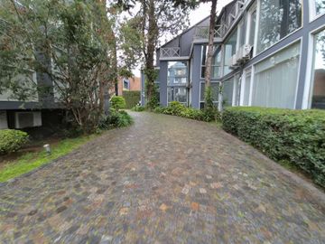 HERMOSA OFICINA EN VENTA EN SAN ISIDRO GOLF