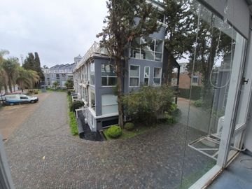 HERMOSA OFICINA EN VENTA EN SAN ISIDRO GOLF