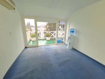 HERMOSA OFICINA EN VENTA EN SAN ISIDRO GOLF
