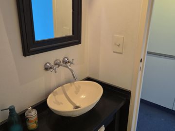 HERMOSA OFICINA EN VENTA EN SAN ISIDRO GOLF
