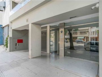 Venta Departamento 2 amb, patio, Pque Patricios