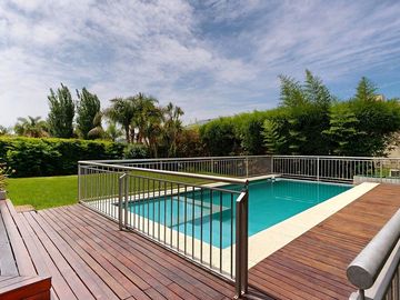 Casa en VENTA OMBUES HUDSON 4 dormitorios y pileta