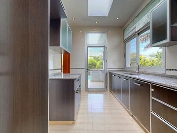 Casa en VENTA OMBUES HUDSON 4 dormitorios y pileta
