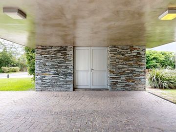 Casa en VENTA OMBUES HUDSON 4 dormitorios y pileta