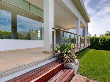 Casa en VENTA OMBUES HUDSON 4 dormitorios y pileta
