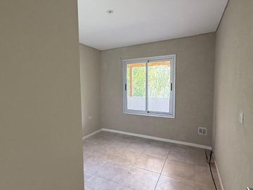 VENTA 3 AMB C/TERRAZA Y COCHERA LOS CARDALES