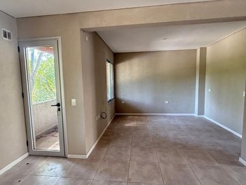 VENTA 3 AMB C/TERRAZA Y COCHERA LOS CARDALES