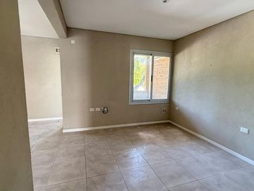 VENTA 3 AMB C/TERRAZA Y COCHERA LOS CARDALES