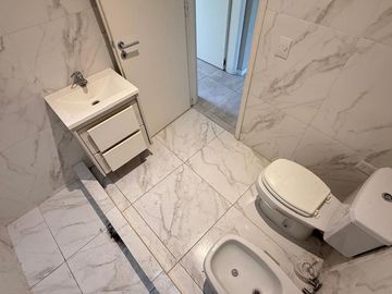 VENTA 3 AMB C/TERRAZA Y COCHERA LOS CARDALES