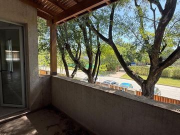 VENTA 3 AMB C/TERRAZA Y COCHERA LOS CARDALES