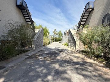 VENTA 3 AMB C/TERRAZA Y COCHERA LOS CARDALES