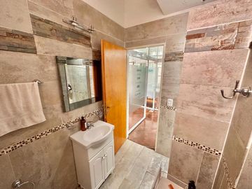 Venta oficina con balcon terraza! Refaccionada