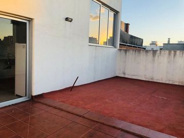 ALQUILER DPTO. 2 AMB. CON BALCÓN EN PARQ. CHACABUC