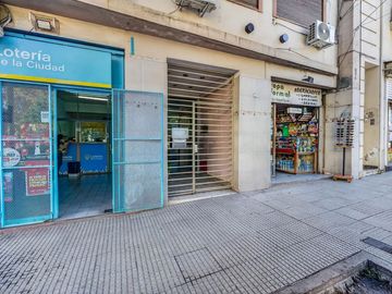 Depto 2 amb semipiso amplio refac.c/patio y balcón