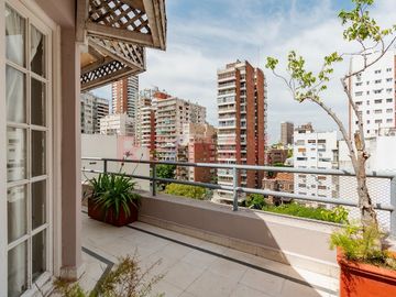 VENTA- depto con balcón corrido y patio propio