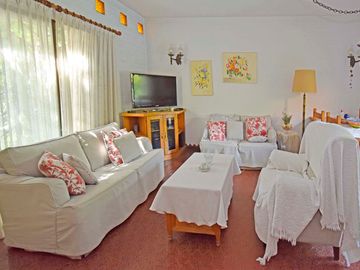 Casa 5 Amb en Venta Florida B Roca con pileta
