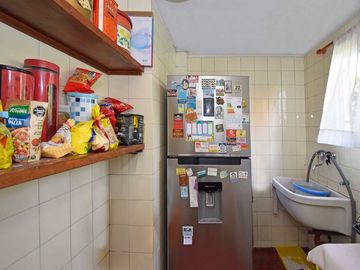 Casa 5 Amb en Venta Florida B Roca con pileta