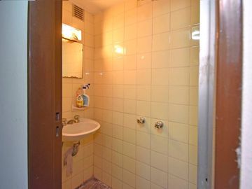Casa 5 Amb en Venta Florida B Roca con pileta
