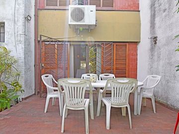 Casa 5 Amb en Venta Florida B Roca con pileta