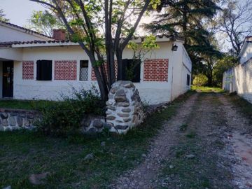 VENTA HOSTERÍA CON PILETA BIALET MASSE PUNILLA CBA