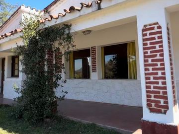 VENTA HOSTERÍA CON PILETA BIALET MASSE PUNILLA CBA