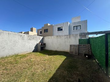 VENTA DUPLEX DOS DORM HOUSING VALLE CERCANO CBA
