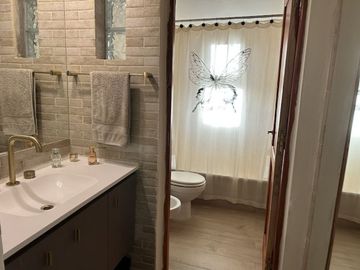 CASA VENTA LA CUMBRE 3 DORM + 1 DE SERVICIO CBA.