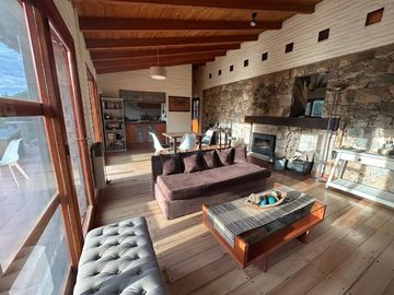 CASA VENTA LA CUMBRE 3 DORM + 1 DE SERVICIO CBA.